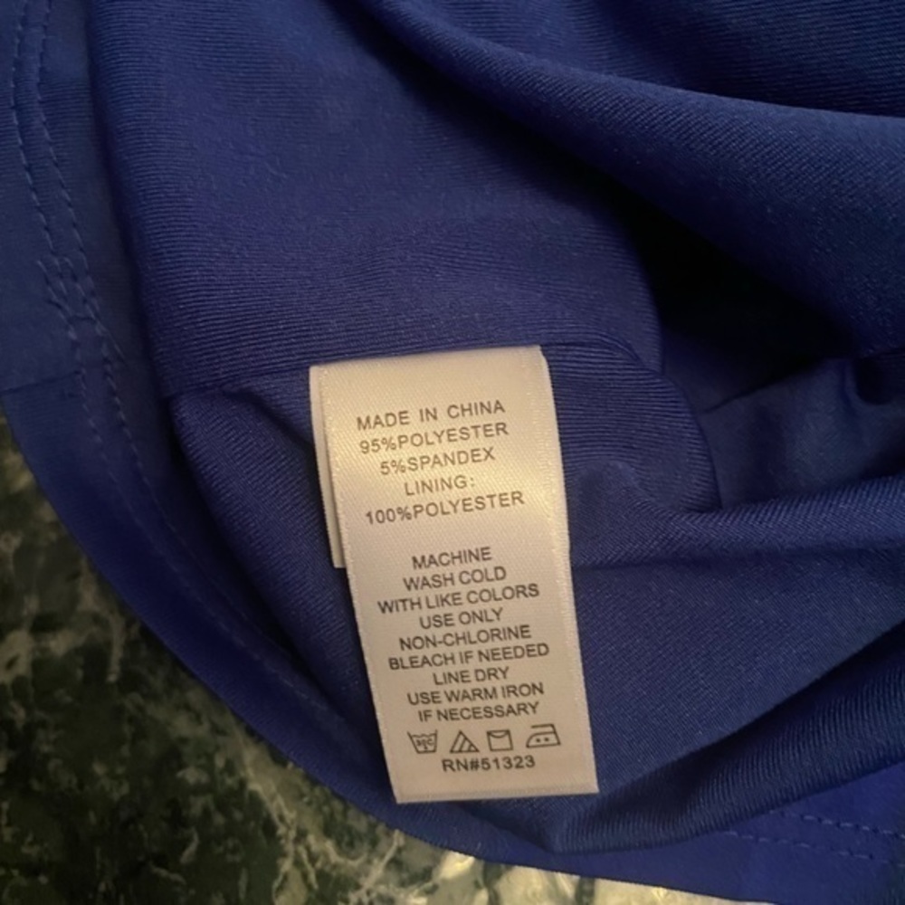 Cece Handkerchief Hem‎ Shift Dress - Picture 4 of 4
